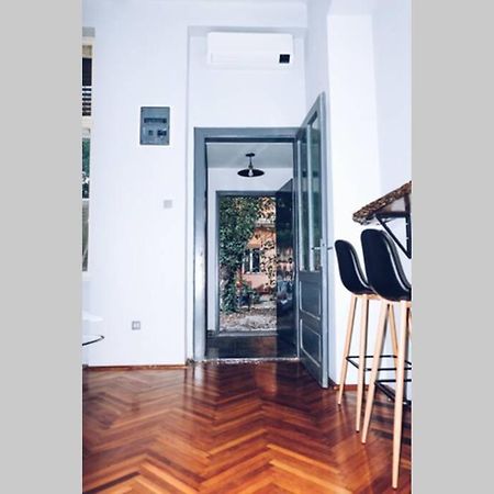 ☆Modern High Ceiling Apartment - Heart Of The City Oradea Exterior foto